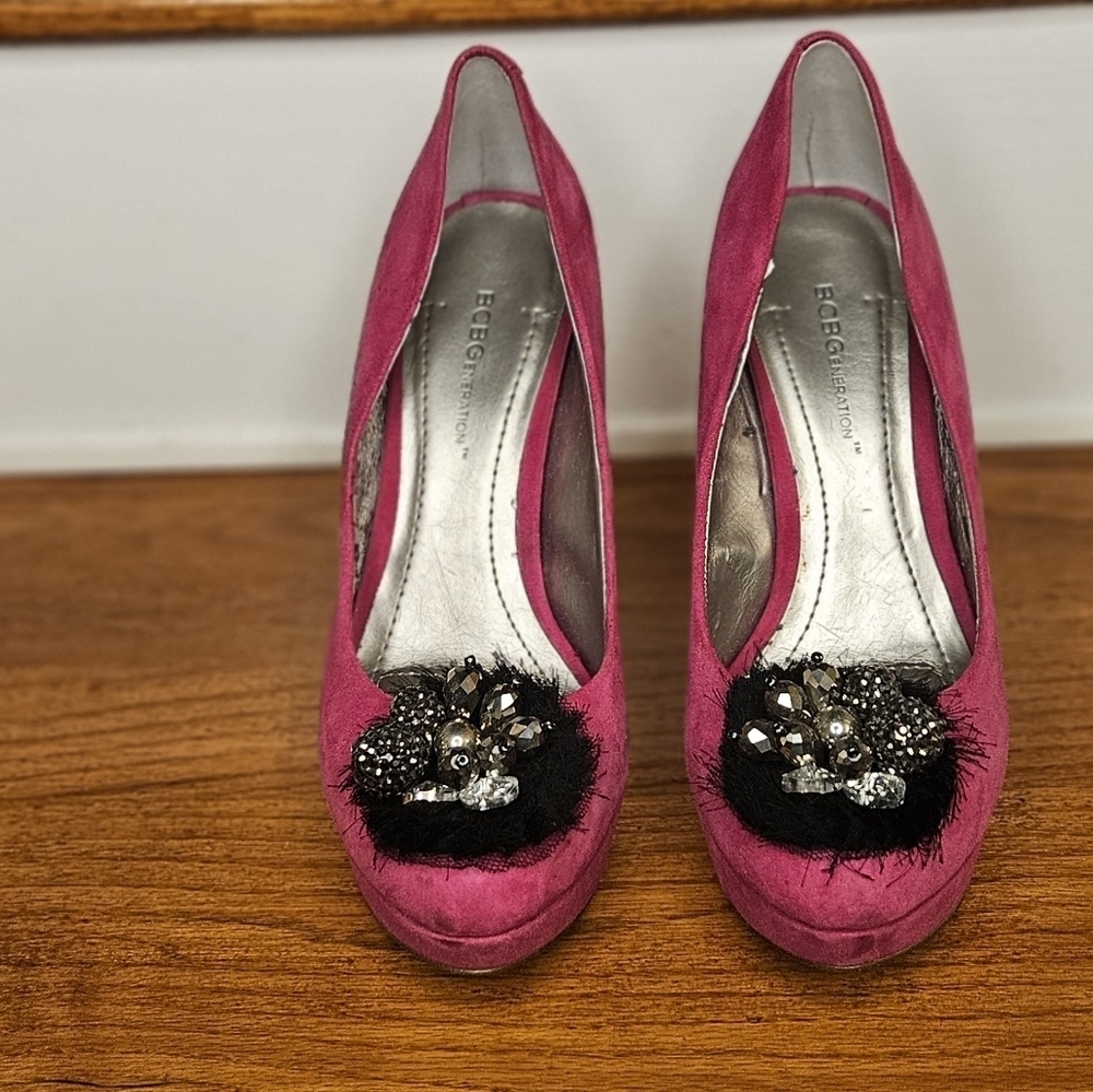 BCBG Generation Scottie Fuchsia Platform Suede Pink Heels SZ 7
